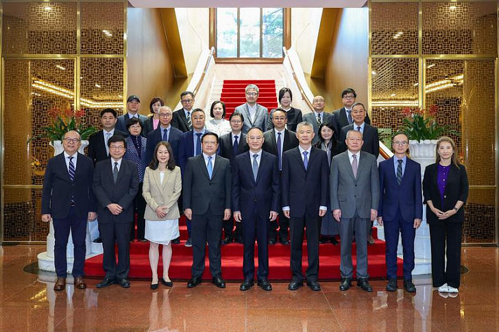 【港媒高層團訪京】農融在京會見香港傳媒高層內地參訪團一行